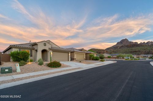8462 N Movie Pass Trl, Tucson, AZ, 85743-1189 | Card Image