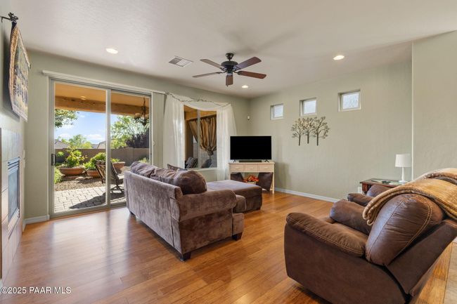 Living Room | Image 14