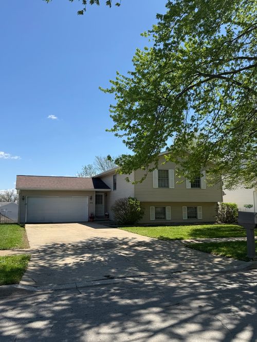 2818 Rocksbury, Bloomington, IL, 61704 | Card Image