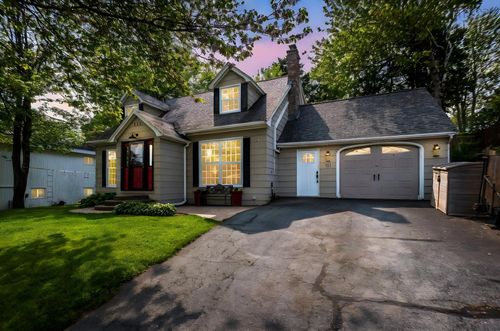 111 Bayview Rd, Halifax, NS, B3M1P1 | Card Image