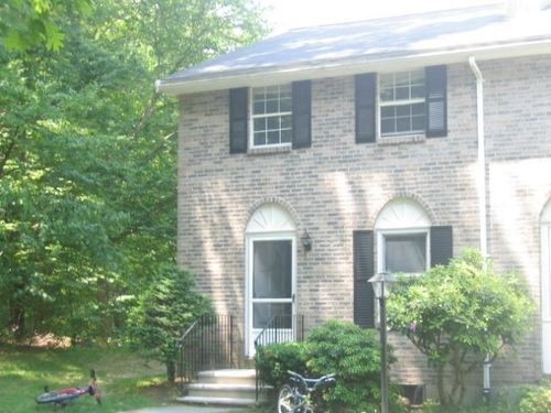 169 Fieldstone Dr, Londonderry, NH, 03053-2710 | Card Image