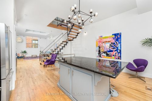 6-62 Claremont St, Toronto, ON, M6J2M5 | Card Image