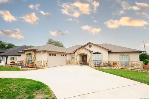 717 Jack Nicklaus, Devine, TX, 78016 | Card Image