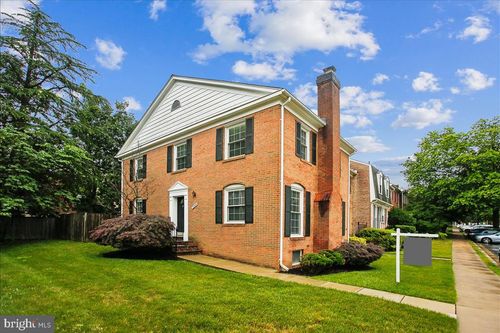 7018 Bradwood Ct, SPRINGFIELD, VA, 22151-3525 | Card Image
