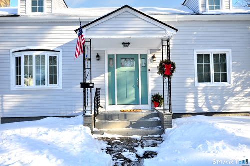 3 Curtis St, Norwich, CT, 06360-3011 | Card Image