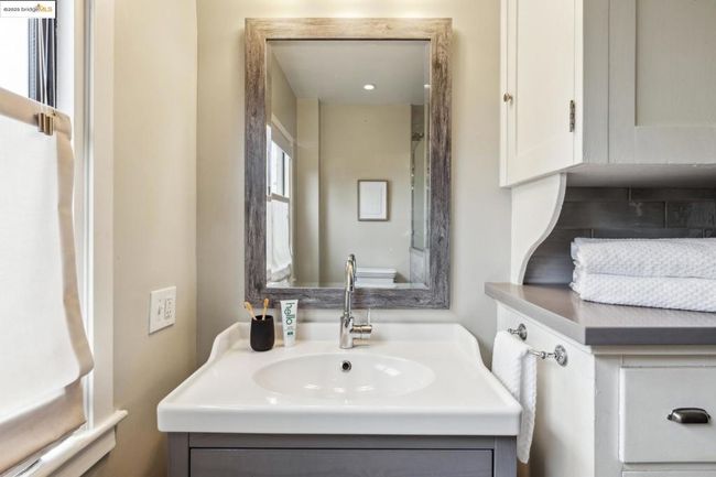 1386 Euclid Ave, House other with 4 bedrooms, 2 bathrooms and 1 parking in Berkeley CA | Image 36