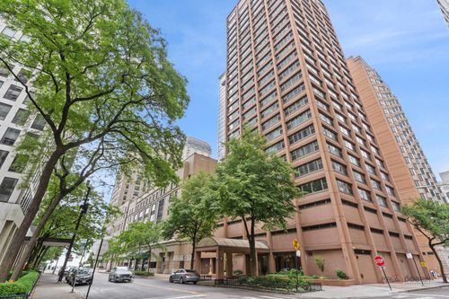 1804-247 E Chestnut St, Chicago, IL, 60611-2412 | Card Image