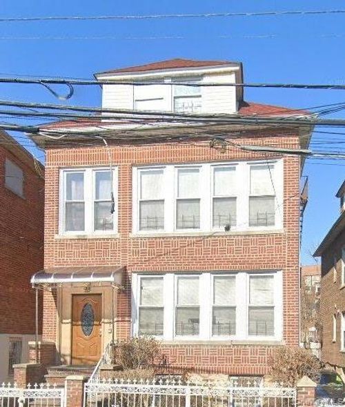 879 Cranford Avenue, New York, NY, 10466 | Card Image