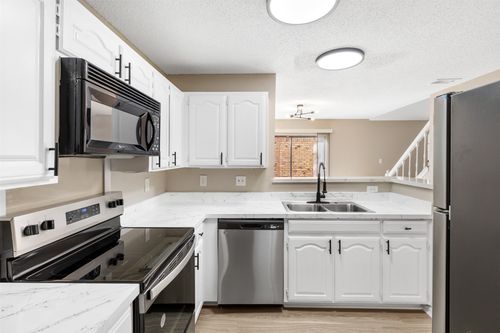 2706 Bridge Lake Dr, Irving, TX, 75060-6657 | Card Image