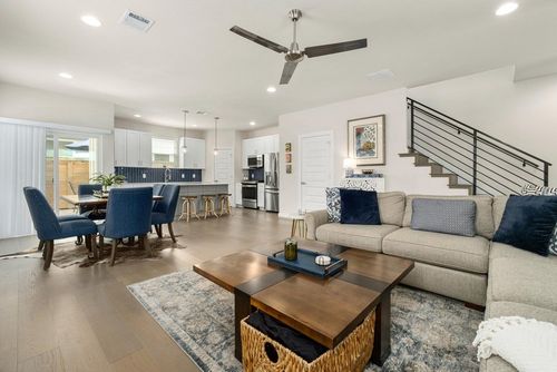 a-913 Valdez St, Austin, TX, 78741-3549 | Card Image