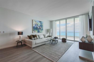 2102 - 16051 Collins Ave, Condo with 2 bedrooms, 2 bathrooms and null parking in Sunny Isles Beach FL | Image 1