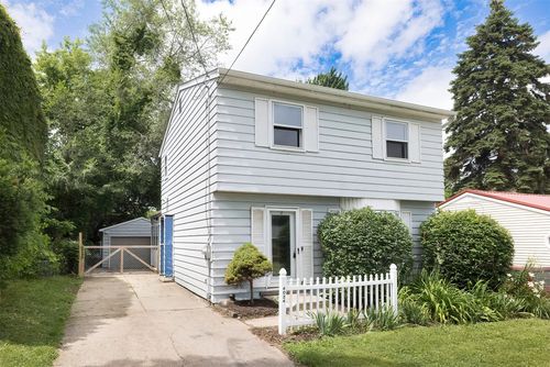 4024 Davison Ave, Erie, PA, 16504-2520 | Card Image