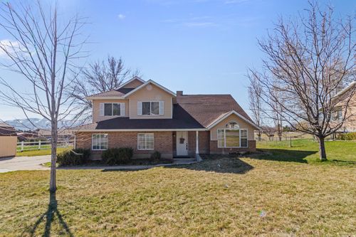 307 S 400 E, Hyde Park, UT, 84318-3531 | Card Image