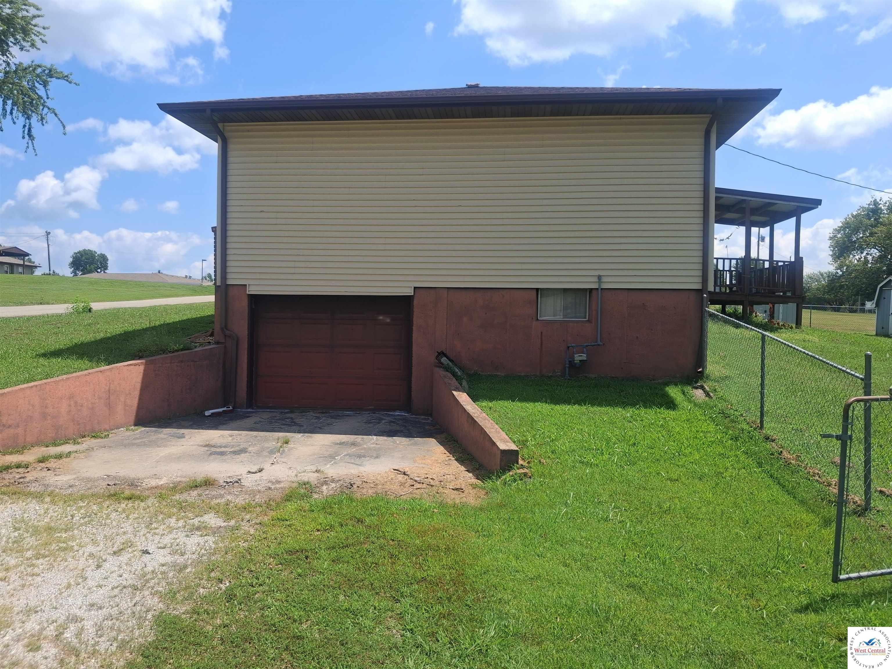 Residential in El Dorado Springs 4