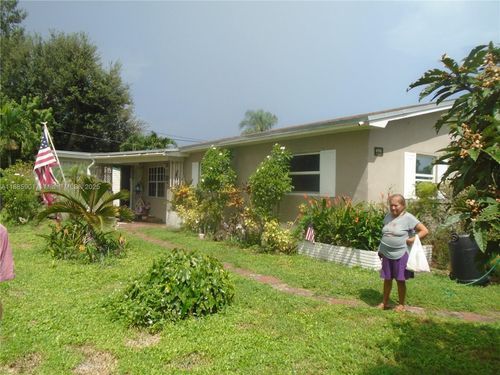 6791 Hope St, Hollywood, FL, 33024-2803 | Card Image
