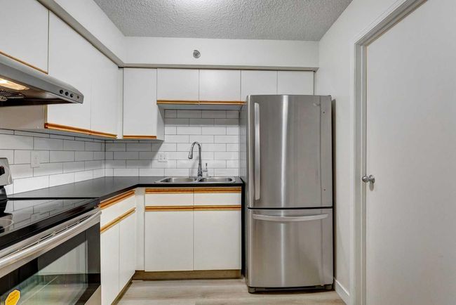 301 - 128 2 Avenue Se, Condo with 3 bedrooms, 2 bathrooms and 1 parking in Calgary AB | Image 9