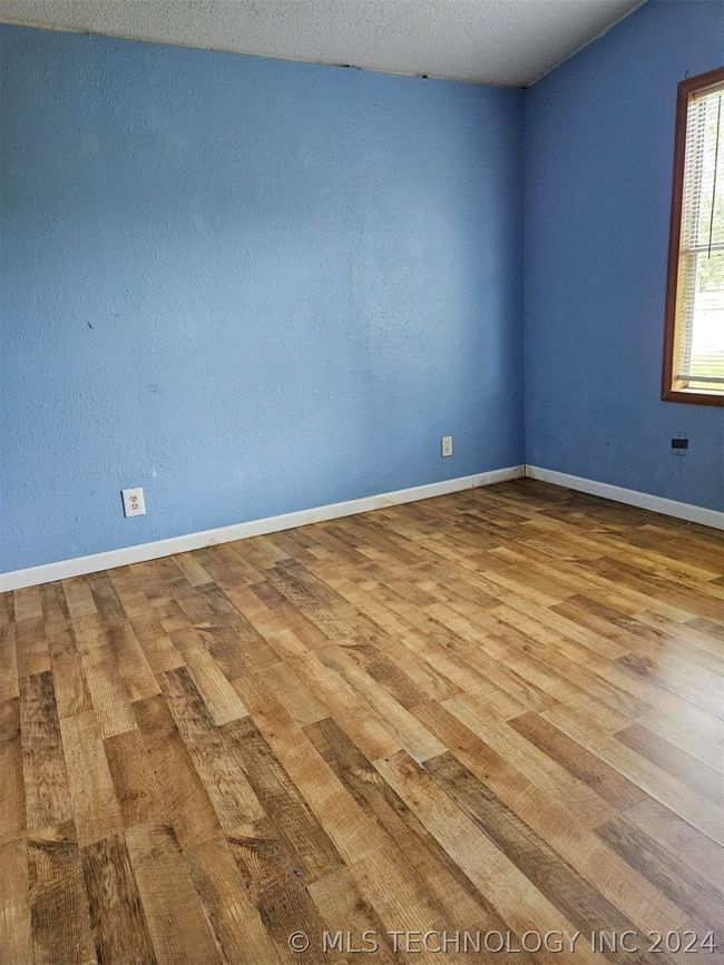 8953 N 490 Rd, House other with 3 bedrooms, 2 bathrooms and null parking in Tahlequah OK | Image 14