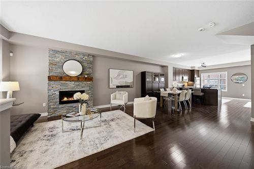 23-2460 Prince Michael Dr, Oakville, ON, L6H0G8 | Card Image