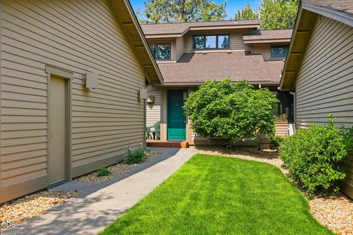 60527 Seventh Mountain Dr, Bend, OR, 97702-1940 | Card Image