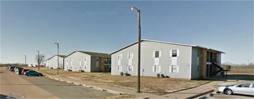 100 S Prairie Cir, Electra, TX, 76360-2800 | Card Image