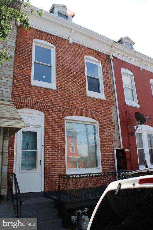 1105 N 10th St, READING, PA, 19604-2101 | Card Image