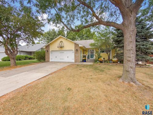 2520 S Alpine Ave, Sioux Falls, SD, 57110-5969 | Card Image