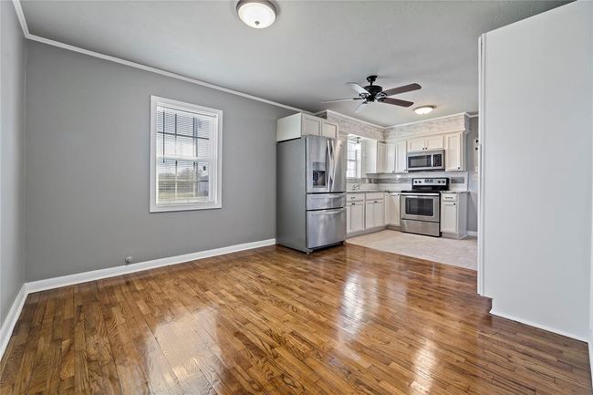 915 E Hanna St, House other with 3 bedrooms, 2 bathrooms and 2 parking in Calvert TX | Image 13
