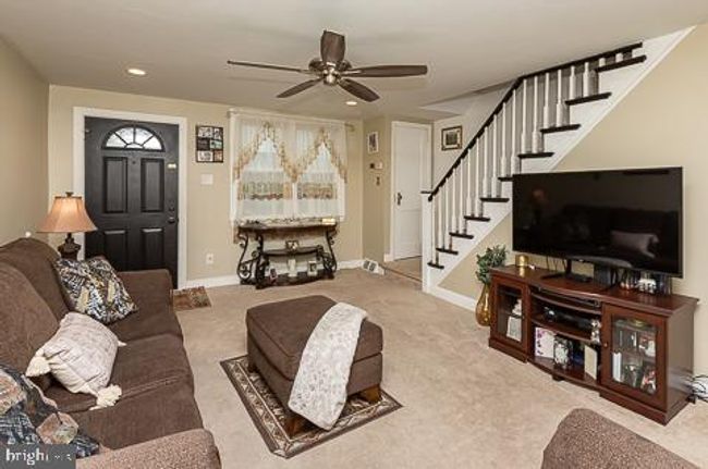 5207 Gramercy Dr, Townhouse with 3 bedrooms, 2 bathrooms and null parking in Clifton Hts PA | Image 7