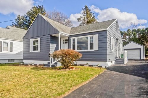 49 Bennett St, Chicopee, MA, 01013-3470 | Card Image