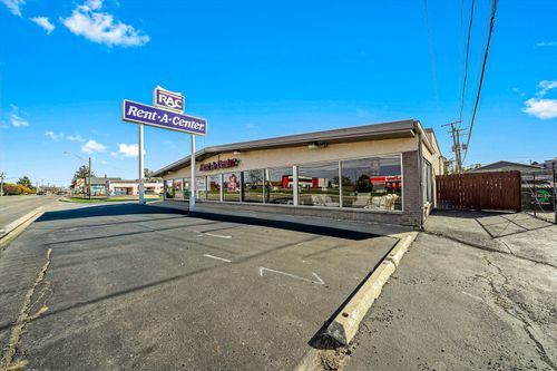 413 W Rollins Rd, Round Lake Beach, IL, 60073-1214 | Card Image