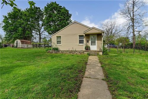 5300 Hardy Ave, Raytown, MO, 64133-2822 | Card Image