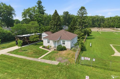 12891 Crane St, Carleton, MI, 48117-9367 | Card Image