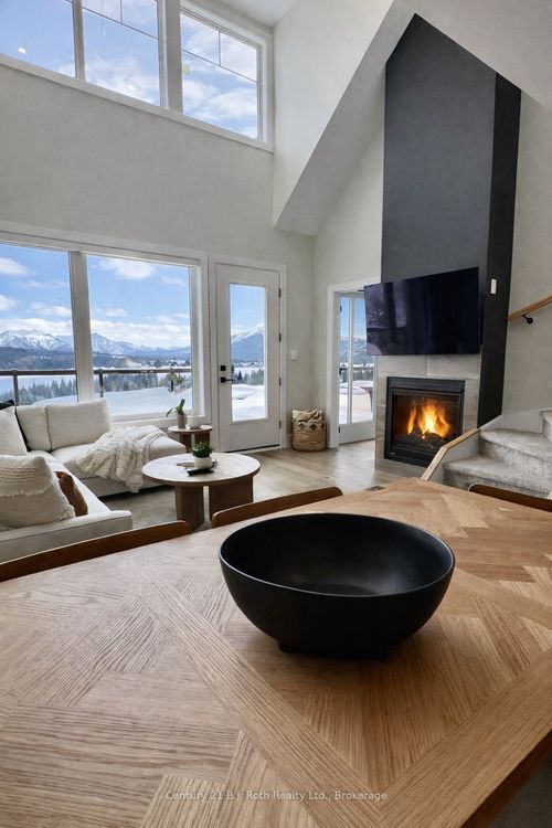 302-11 Tree Tops Lane, Huntsville, ON, P1H0B8 | Card Image