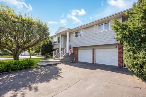 27 Belmont Ave, Plainview, NY, 11803-6020 | Card Image
