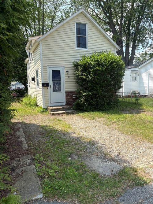 93 Huron St, Warwick, RI, 02889-9729 | Card Image