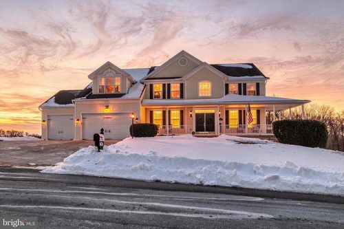 28 Hunt Run Dr, New Freedom, PA, 17349-8730 | Card Image