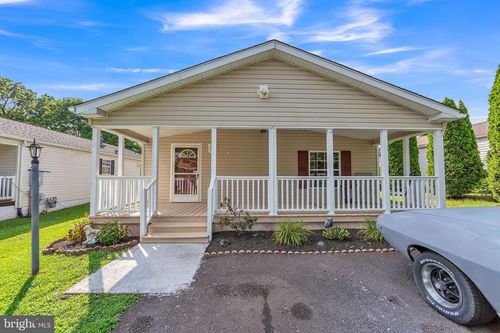 203 Carver Ln, ROYERSFORD, PA, 19468-1437 | Card Image