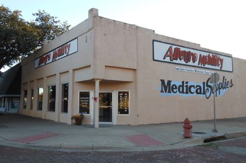 201 S Lamar St, Eastland, TX, 76448-2711 | Card Image