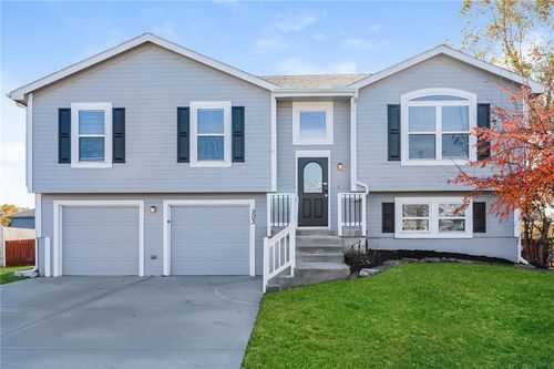 503 Lake Meadows Dr, Smithville, MO, 64089-9184 | Card Image