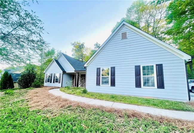 7675 Lanier View Rdg, House other with 3 bedrooms, 2 bathrooms and 2 parking in Cumming GA | Image 45
