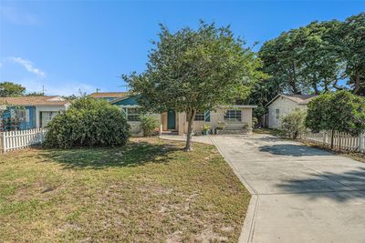 2120 23 Rd Avenue N, House other with 3 bedrooms, 1 bathrooms and null parking in Saint Petersburg FL | Image 2