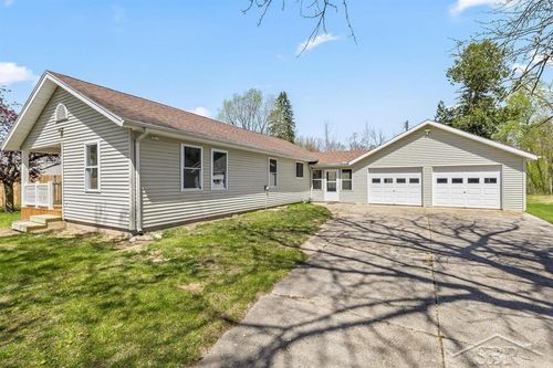 5428 W Greendale Ct, Mount Pleasant, MI, 48858-9304 | Card Image