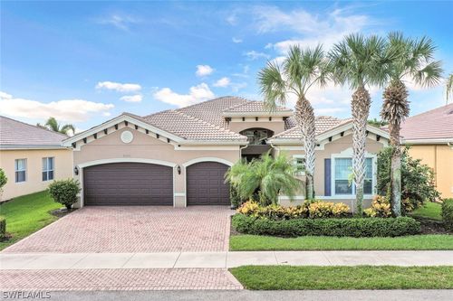 6592 Marbella Ln, NAPLES, FL, 34105-5050 | Card Image