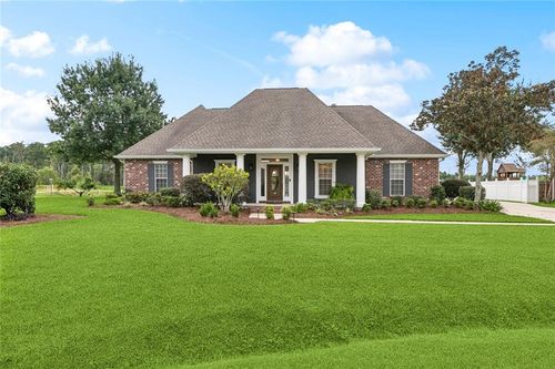 621 Willowdale Blvd, Luling, LA, 70070-3117 | Card Image