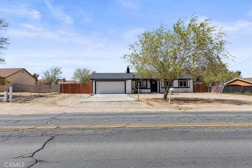10674 11th Ave, Hesperia, CA, 92345 | Card Image