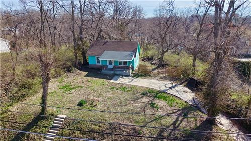 9409 E Independence Ave, Independence, MO, 64053-1013 | Card Image