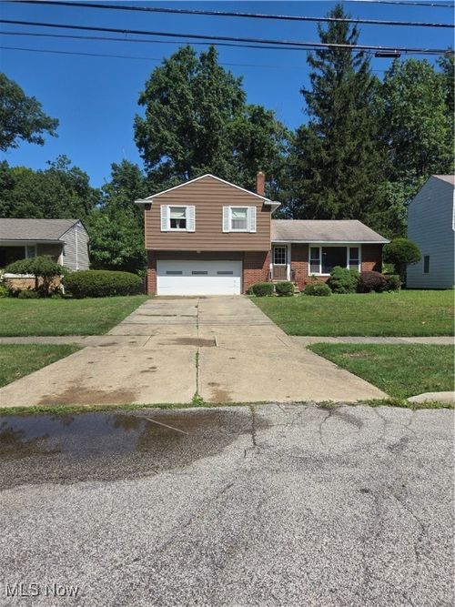 565 Quilliams Rd, South Euclid, OH, 44121-1929 | Card Image