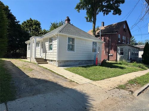 98 Steamboat Rd, Great Neck, NY, 11024-1839 | Card Image