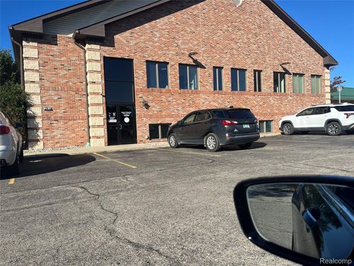 8469 S Saginaw St, Grand Blanc, MI, 48439-2069 | Card Image