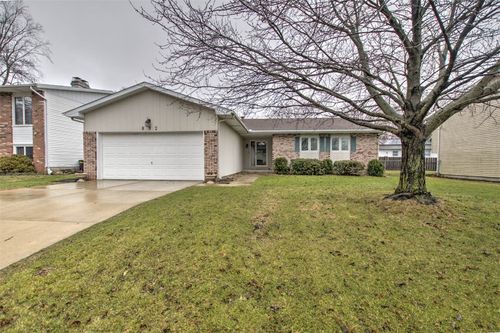 892 S Jefferson Dr, Decatur, IL, 62521-4244 | Card Image